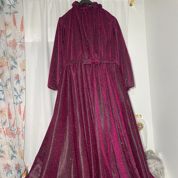 New Bell sleeved Shimmery Gown - Picture 3 of 4